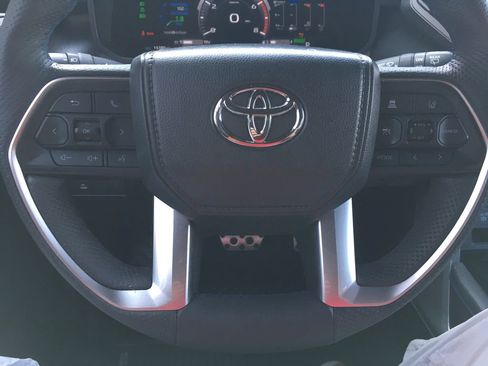 Used 2025 Toyota Sequoia Platinum w/ TRD Performance Package (TMS) AWD/4WD image 17