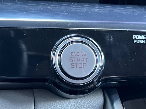 Used 2024 Kia Carnival SX Prestige FWD image 28