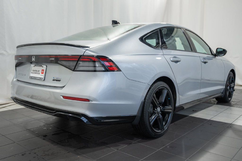 Used 2025 Honda Accord Sport image 4
