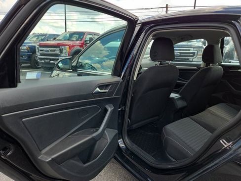 Used 2022 Volkswagen Jetta S image 10