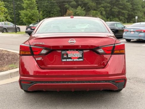 Used 2025 Nissan Altima 2.5 SV FWD image 9