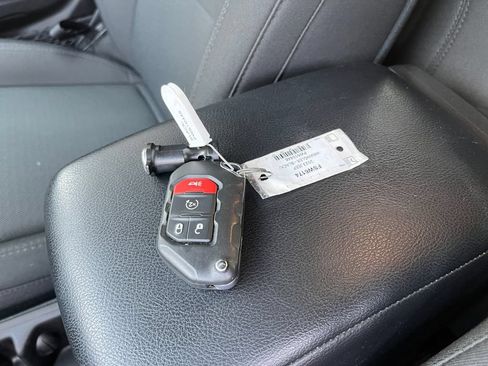 Used 2023 Jeep Wrangler Unlimited w/ Sun & Screen Package AWD/4WD image 34
