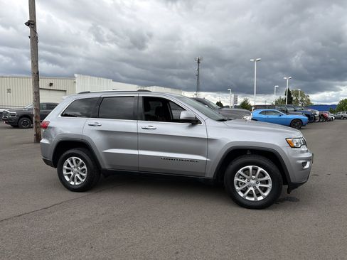 Used 2021 Jeep Grand Cherokee Laredo w/ Security & Convenience Group AWD/4WD image 7