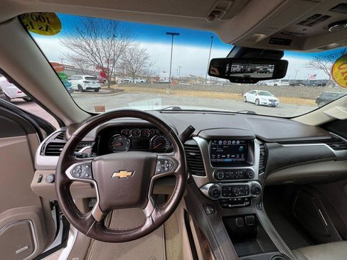 Used 2018 Chevrolet Suburban LT w/ LT Signature Package image 41