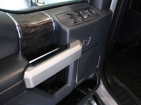 Used 2022 Ford F250 Lariat w/ Lariat Value Package AWD/4WD image 32