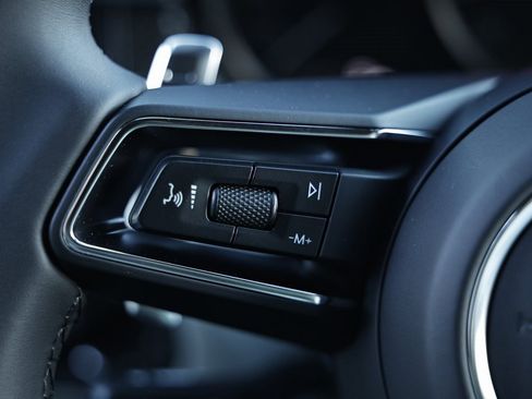 New 2026 Porsche Macan image 37