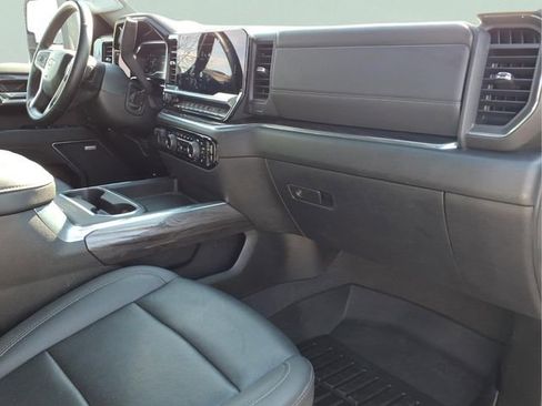 Used 2025 Chevrolet Silverado 2500 LTZ w/ LTZ Premium Package image 24