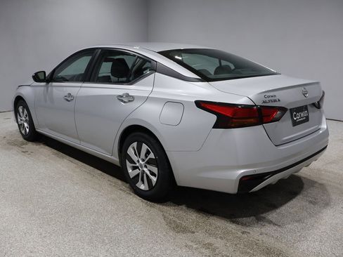 Used 2024 Nissan Altima 2.5 S image 4