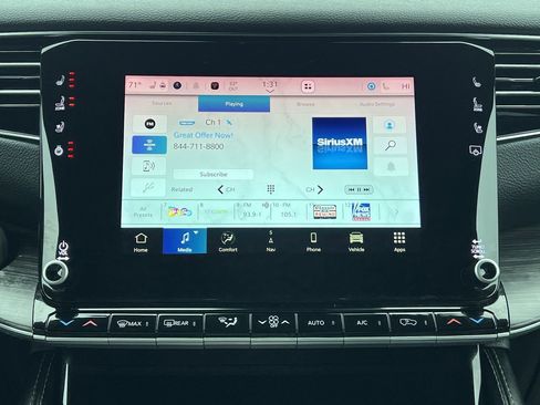 Used 2024 Jeep Wagoneer L Series II w/ Flexible Seating Group image 4