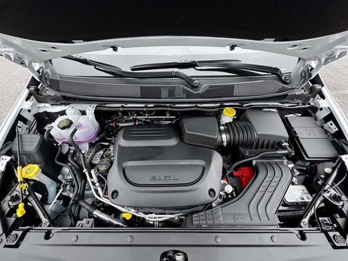 New 2026 Chrysler Pacifica Select AWD/4WD image 13