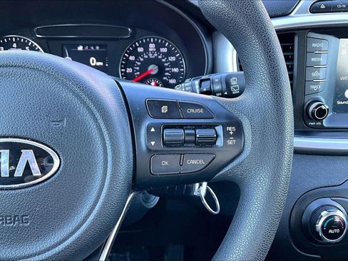 Used 2018 Kia Sorento LX image 12