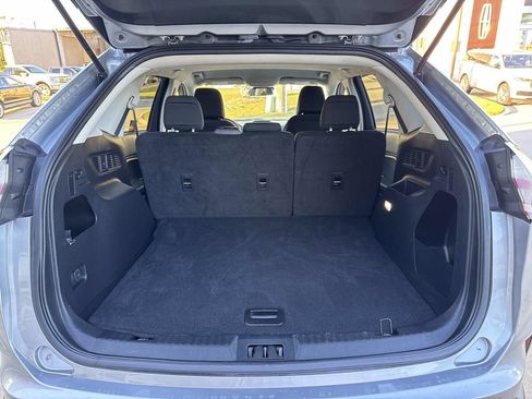 Certified 2024 Ford Edge SE image 9