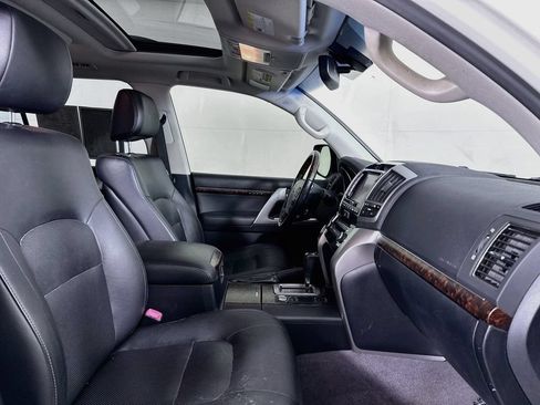 Used 2013 Toyota Land Cruiser AWD/4WD image 37