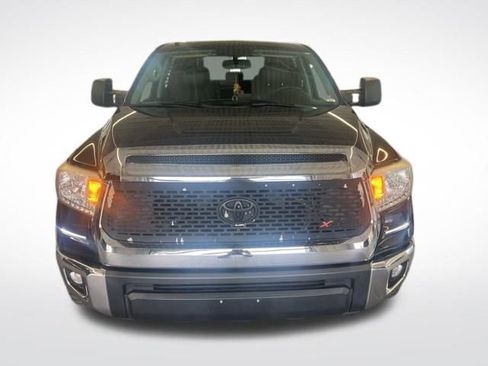 Used 2017 Toyota Tundra SR5 w/ SR5 Upgrade Package image 3