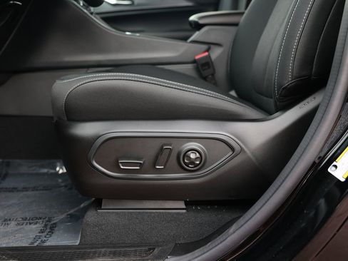 New 2025 Jeep Grand Cherokee Laredo image 14