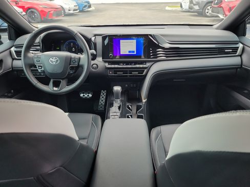 Used 2026 Toyota Camry SE FWD image 16