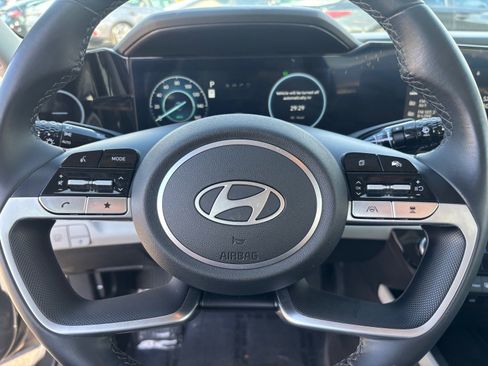 Used 2024 Hyundai Elantra Limited image 30