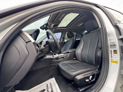 Used 2016 BMW 320i Sedan RWD image 10