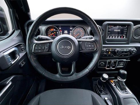 Certified 2022 Jeep Gladiator Sport image 11