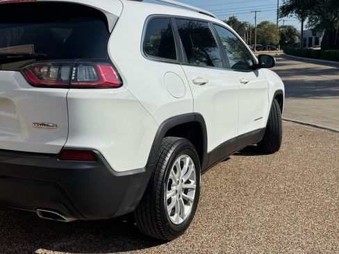 Used 2019 Jeep Cherokee Latitude w/ Popular Appearance Group FWD image 4