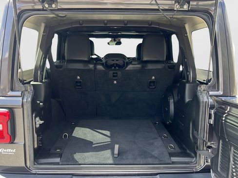 Used 2019 Jeep Wrangler Unlimited Rubicon AWD/4WD image 9