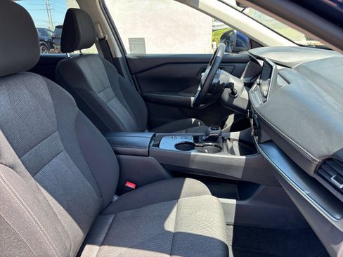 Used 2025 Nissan Rogue SV FWD image 38