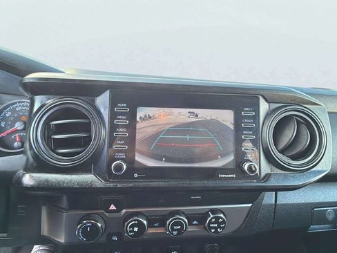 Used 2022 Toyota Tacoma SR image 10