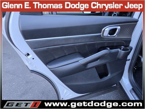 Used 2023 Kia Sorento SX image 27