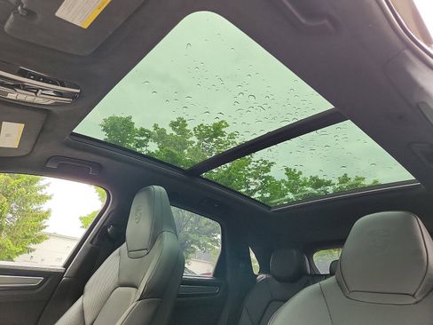 Used 2020 Porsche Cayenne Turbo AWD/4WD image 15