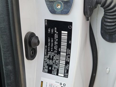 Certified 2024 Toyota 4Runner SR5 AWD/4WD image 24
