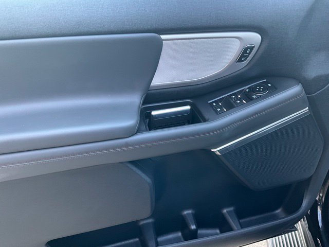 Used 2025 Ford Expedition Max Active RWD image 12