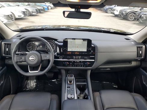Used 2024 Nissan Pathfinder SL image 27