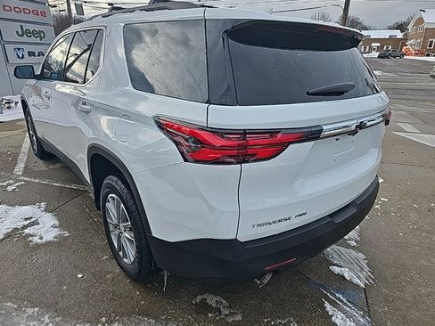 Used 2023 Chevrolet Traverse LT w/ Rear Camera Mirror Package image 12