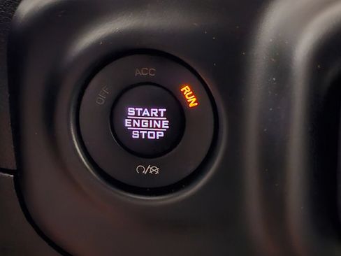 Used 2020 Jeep Gladiator Rubicon AWD/4WD image 13
