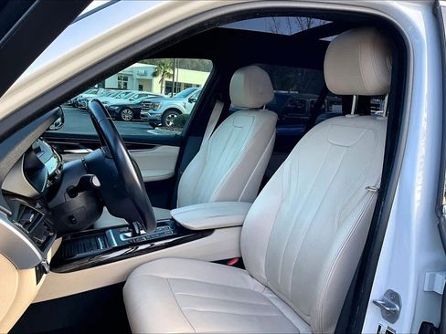 Used 2017 BMW X5 xDrive40e image 8