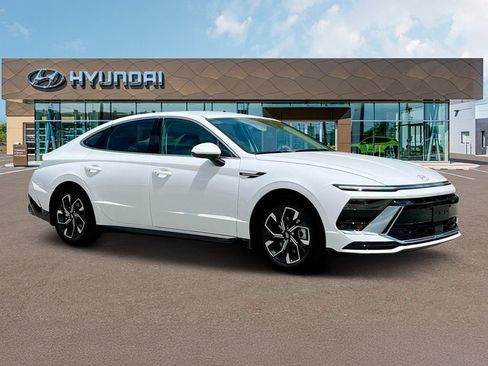 Used 2025 Hyundai Sonata SEL AWD/4WD image 12