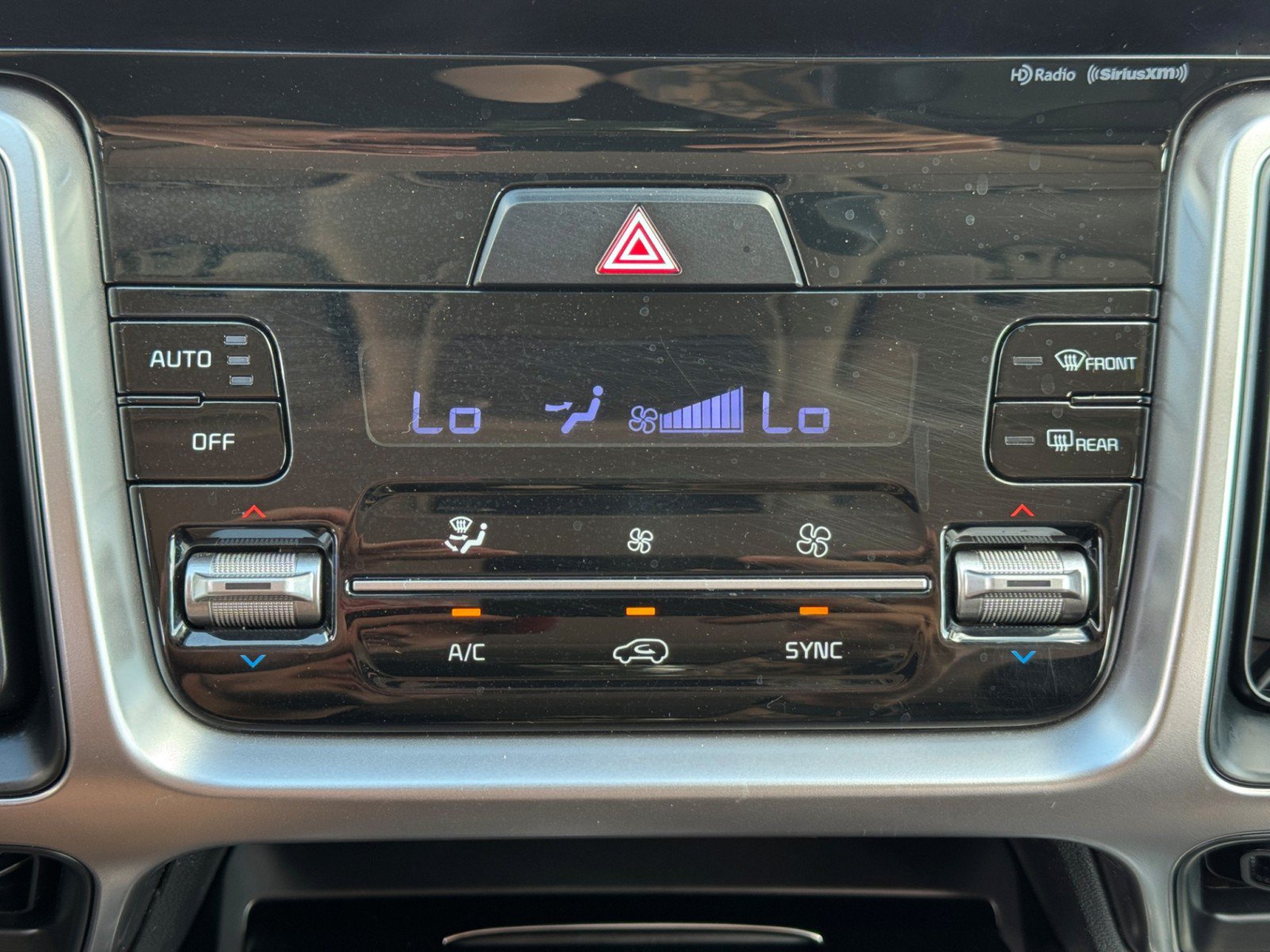 Used 2022 Kia Sorento EX w/ Panoramic Sunroof Package FWD image 27