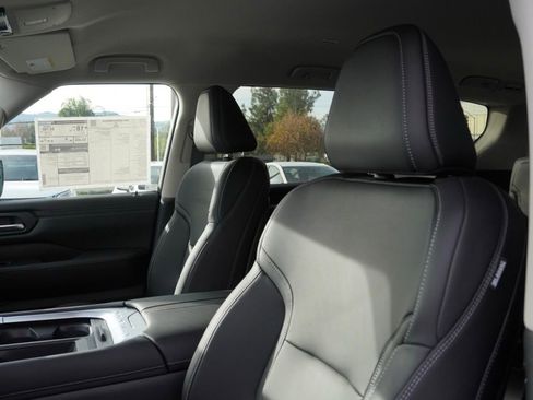 New 2026 Nissan Armada SV image 16