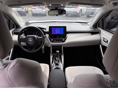 Used 2025 Toyota Corolla Cross L FWD image 17