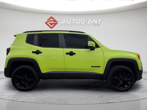 Used 2018 Jeep Renegade Altitude AWD/4WD image 9