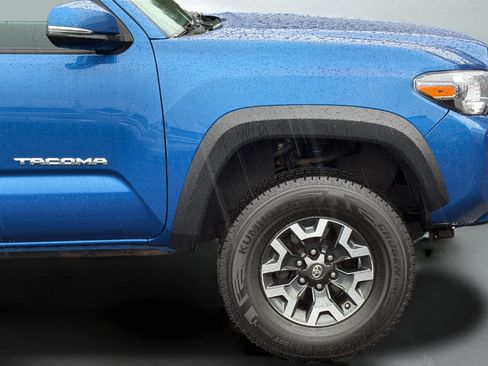 Used 2017 Toyota Tacoma TRD Off-Road w/ Tow Package RWD image 24