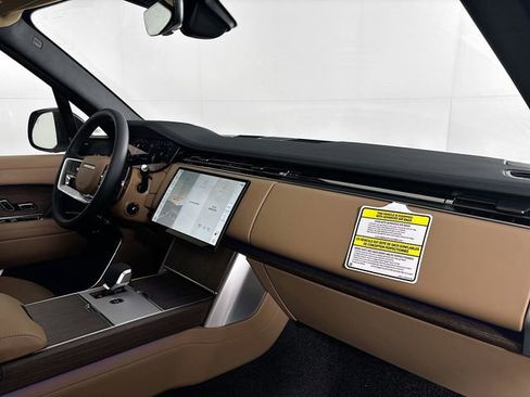 New 2026 Land Rover Range Rover SE image 27