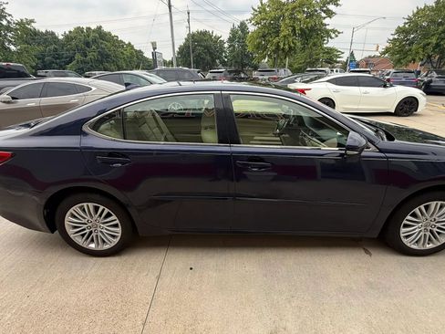 Used 2015 Lexus ES 350 w/ Luxury Package FWD image 7