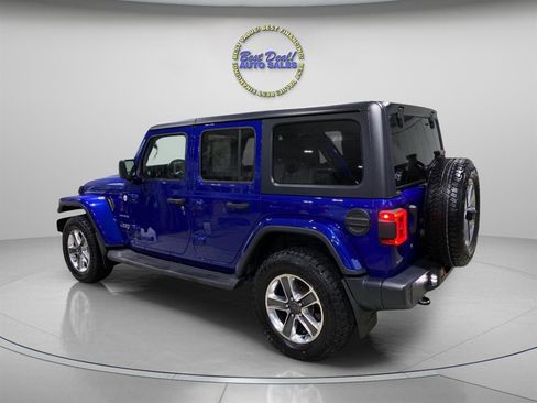 Used 2020 Jeep Wrangler Unlimited Sahara AWD/4WD image 3
