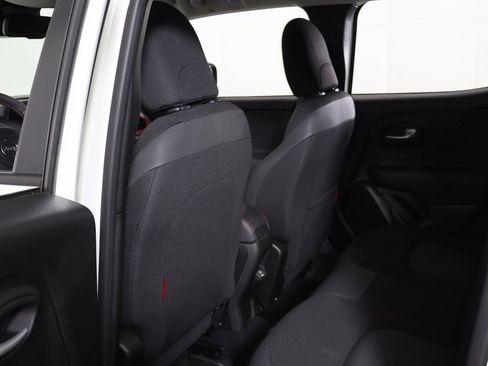 Used 2023 Jeep Renegade Trailhawk w/ Trailer Tow Group image 25