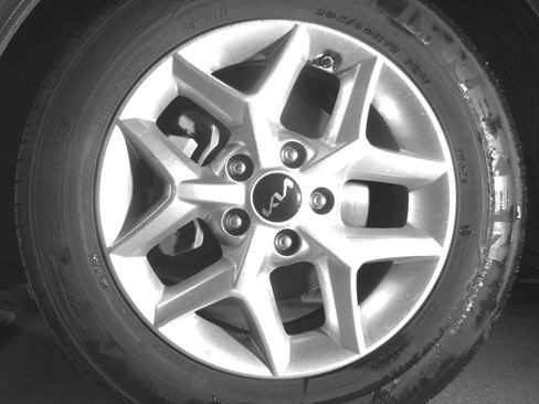 Used 2025 Kia Soul LX w/ LX Technology Package FWD image 19