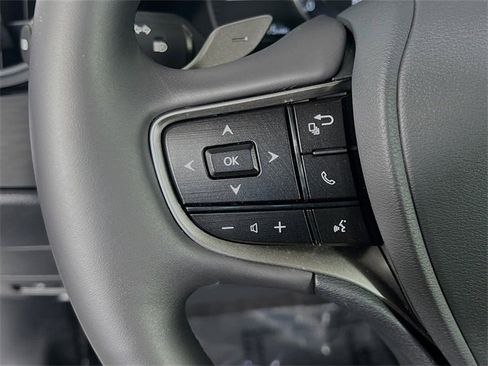 Used 2025 Lexus ES 350 w/ Premium Package image 16