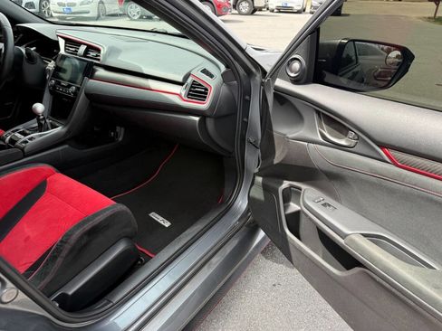 Used 2018 Honda Civic Type R image 15