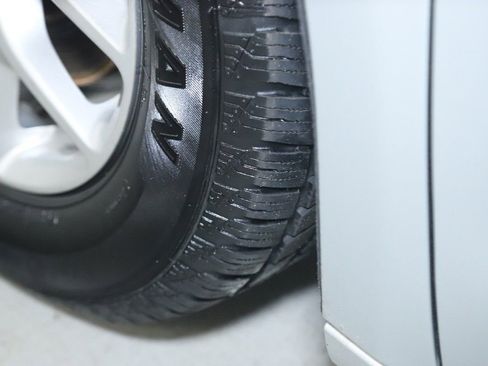 Used 2024 Chrysler Pacifica Touring-L FWD image 34