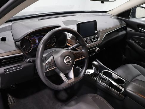 Used 2023 Nissan Altima 2.5 SV image 16